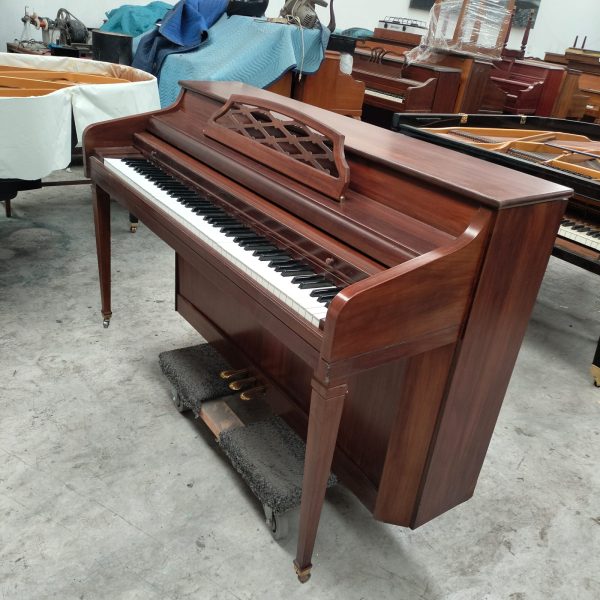 Piano Kimball Consola - vista lateral
