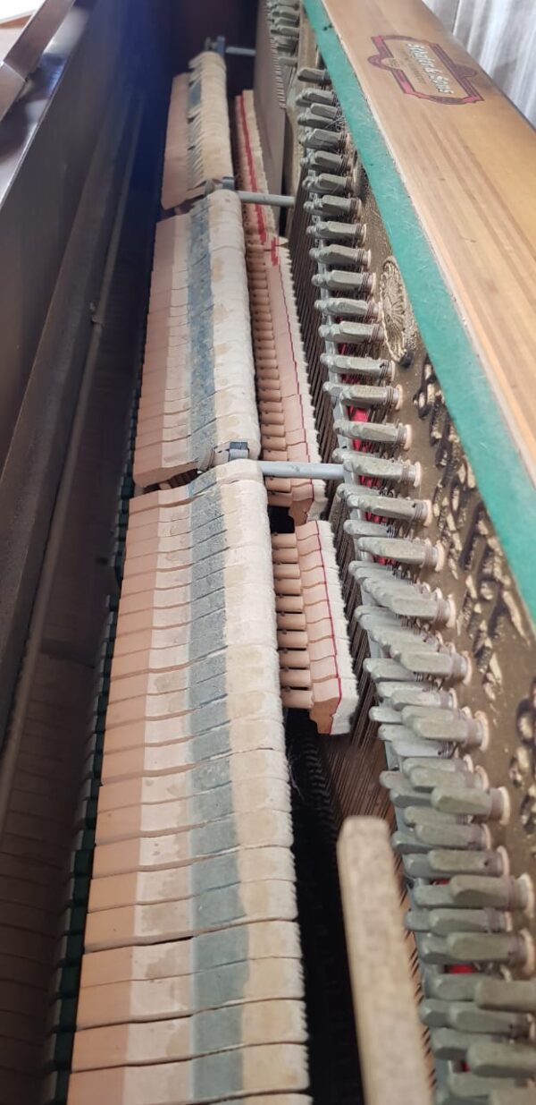 Piano Schafer Sons Consola - mecanica interior