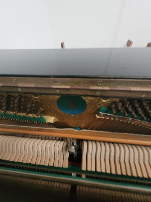 Piano Nordheimer - vista lateral