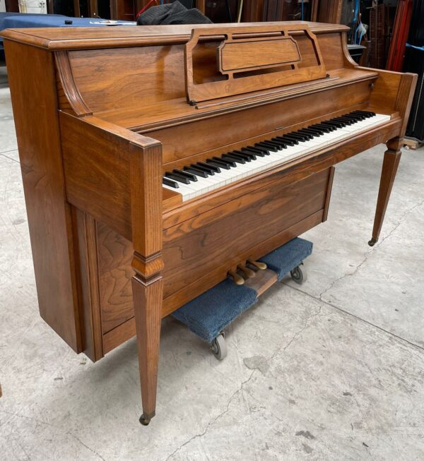 Piano Everett Consola - detalle del teclado