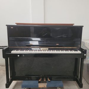 Piano Heinrich Decker Estudio - detalle del teclado