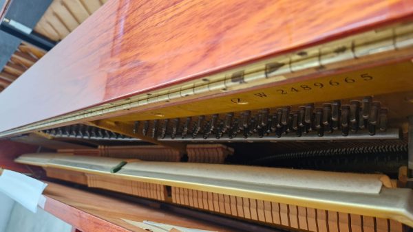 Piano Yamaha W104 Vertical - imagen 7