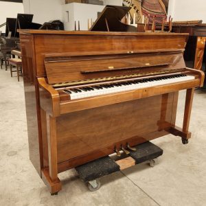 Piano Young Chang Estudio - vista lateral