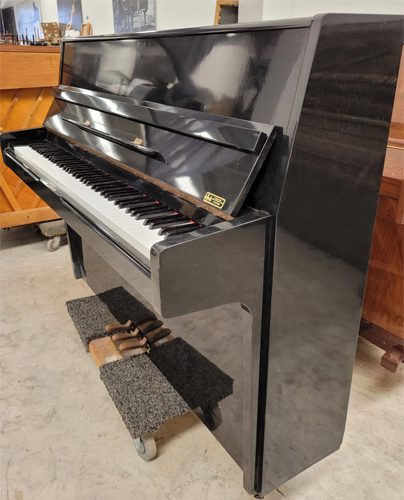 Piano Hohner - vista lateral