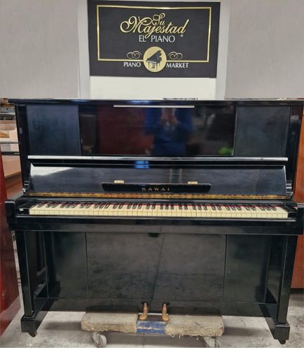 Piano Kawai K20 - vista lateral