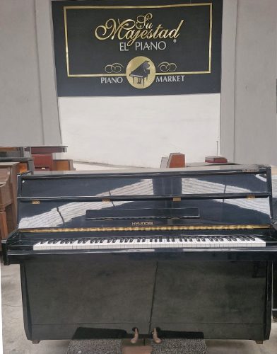 Piano Hyundai U810 - vista lateral
