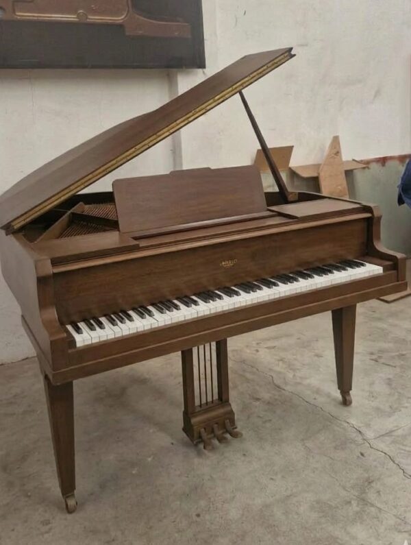 Piano - vista lateral