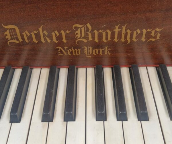 Piano Decker Brothers de Cola - imagen 4
