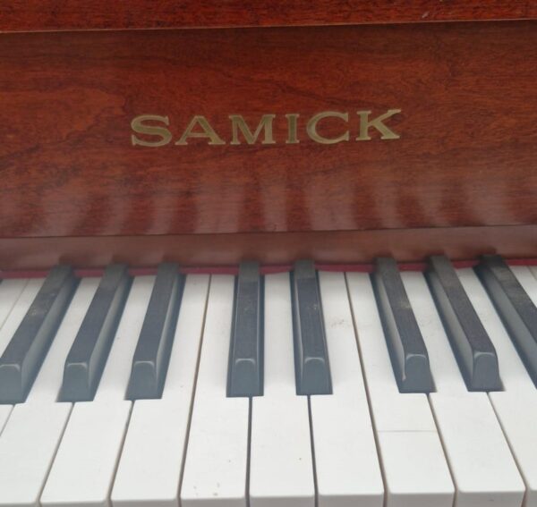 Piano Samick Js-118 - mecanica interior