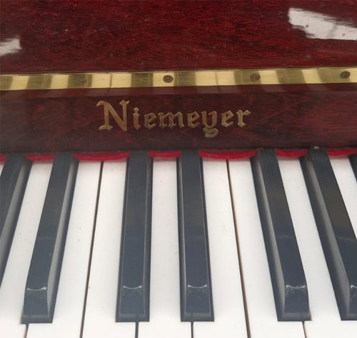 Piano Niemeyer D9091 - mecanica interior