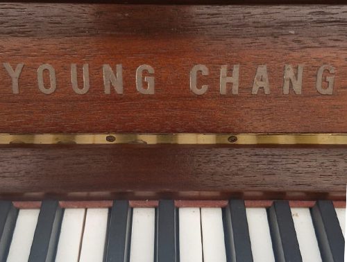 Piano Young Chang U-121 - mecanica interior