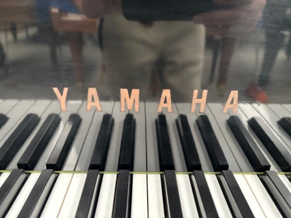 Piano Yamaha G5A de Cola - imagen 6