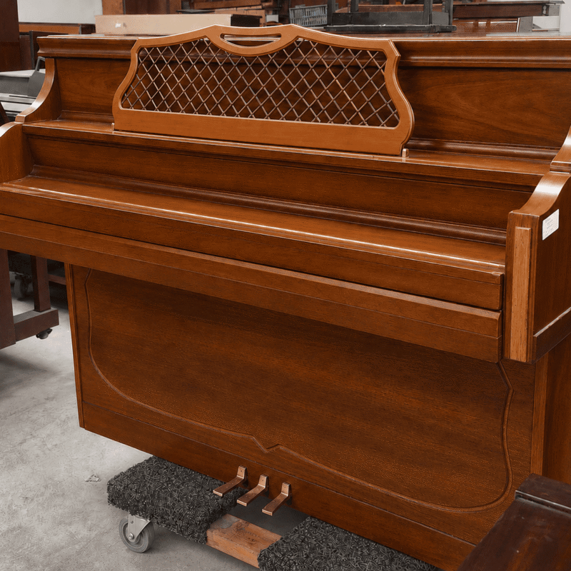#K796819 Piano KAWAI Modelo Consola, RESONANCIA DISTINGUIDA.