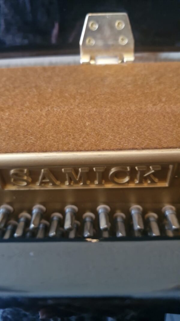 Piano Samick Su-105 Consola - imagen 8